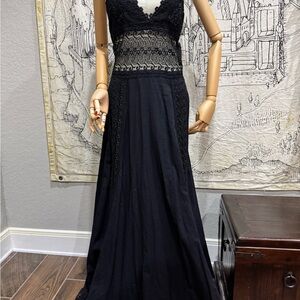 Sexy Black Lace Evening Gown